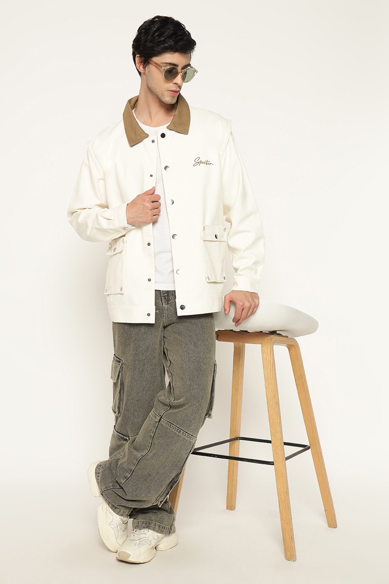 DETACHABLE SHACKET